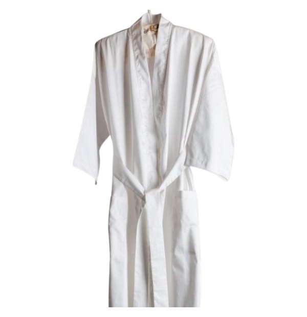 Cotton percale kimono gown, collar detail